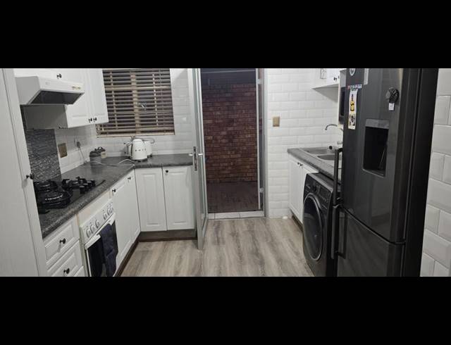 2 BEDROOM TOWNHOUSE FOR SALE IN MAGALIESKRUIN